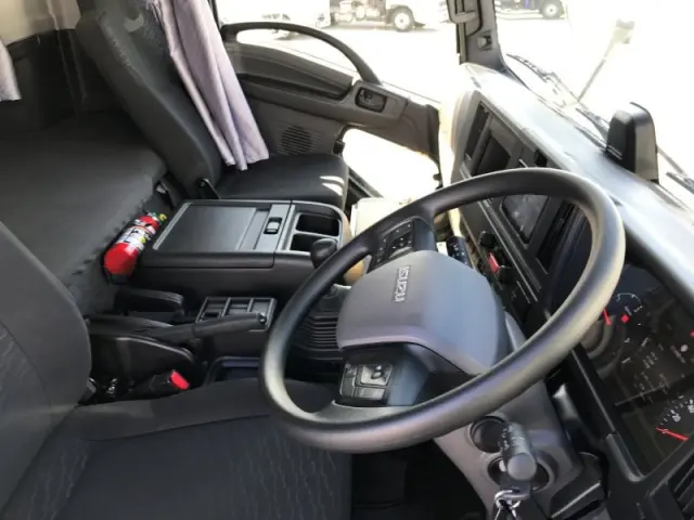いすゞ フォワード 2RG-FRR90T4(2WD)の写真11