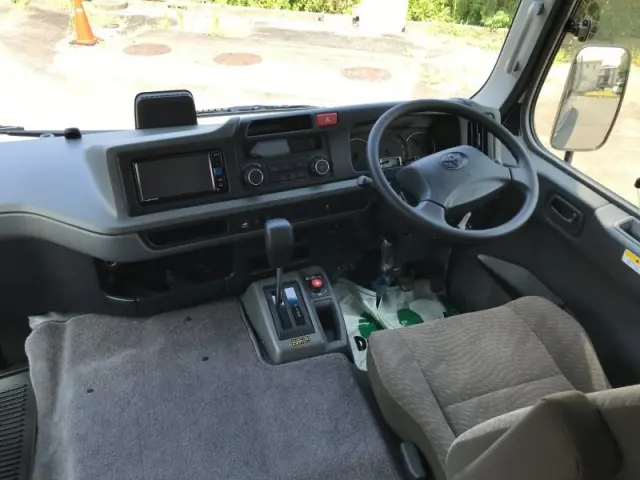トヨタ コースター 2WG-GDB110(2WD)の写真5