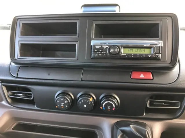 三菱 キャンター 2RG-FBA20(2WD)の写真10