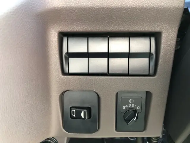 三菱 キャンター 2RG-FBA20(2WD)の写真15