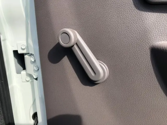 三菱 キャンター 2RG-FBA20(2WD)の写真19