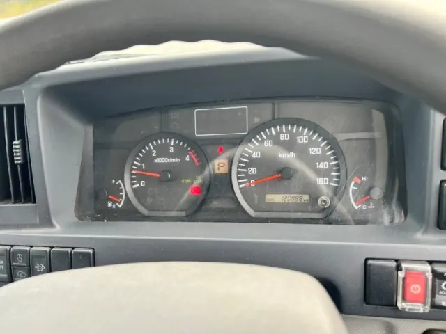 いすゞ エルフ TRG-NHR85A(2WD)の写真8