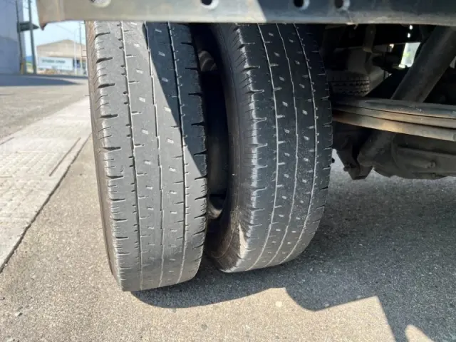 いすゞ エルフ TRG-NHR85A(2WD)の写真16