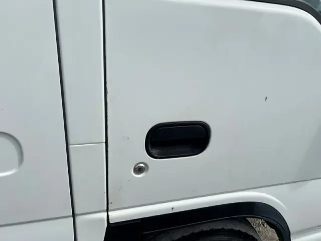 いすゞ エルフ TRG-NHR85A(2WD)の写真23