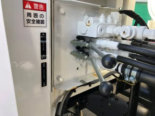 日野 プロフィア 2DG-FS1AJE(6x4)の写真37