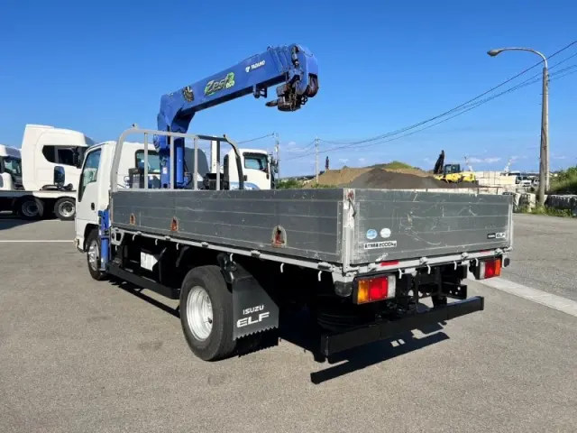 いすゞ エルフ TPG-NKR85AR(2WD)の写真3