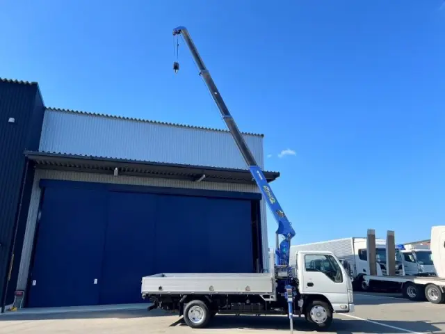 いすゞ エルフ TPG-NKR85AR(2WD)の写真5