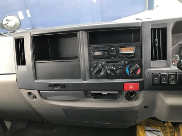 いすゞ エルフ TPG-NKR85AR(2WD)の写真9
