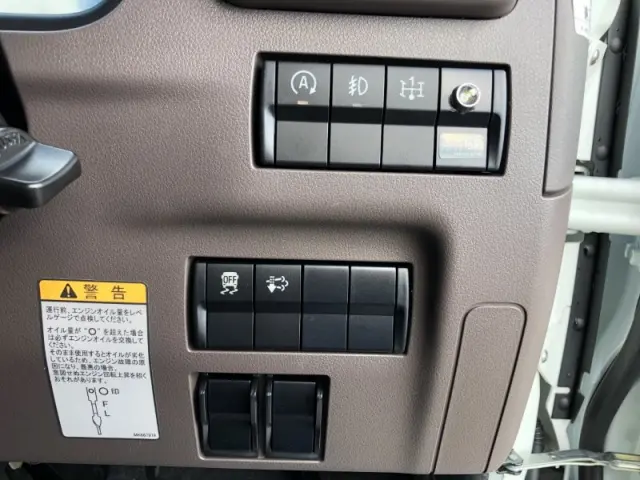 三菱 キャンター 2PG-FEB80(2WD)の写真14