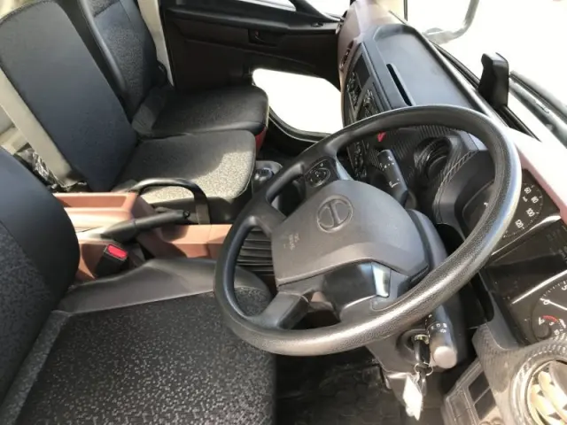 日野 レンジャー 2KG-FC2ABA(2WD)の写真6
