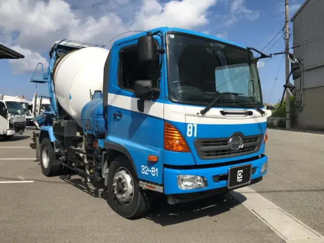 日野 レンジャー LKG-FJ7JDAA(2WD)の写真2