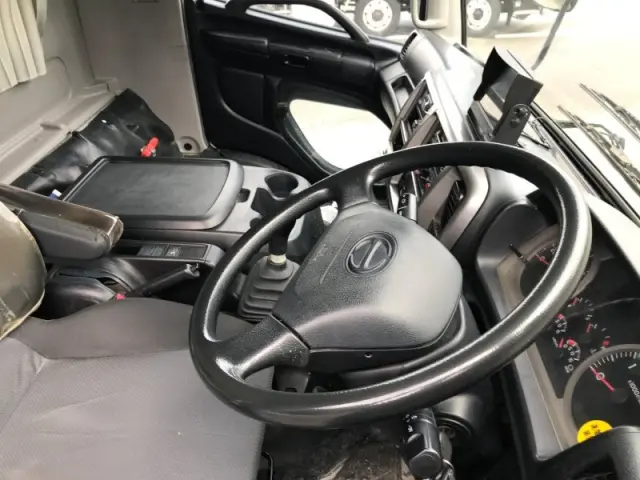日野 レンジャー LKG-FJ7JDAA(2WD)の写真5