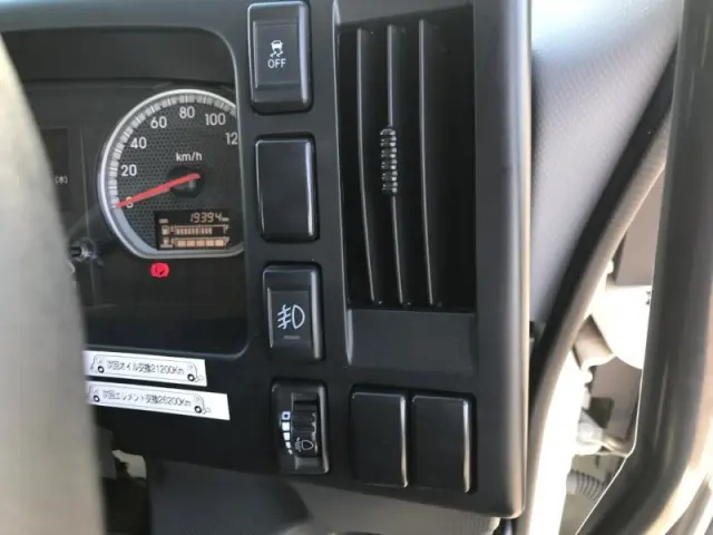 いすゞ フォワード 2RG-FRR90S1(2WD)の写真12
