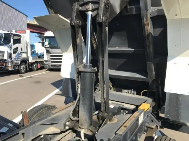 いすゞ フォワード 2RG-FRR90S1(2WD)の写真33