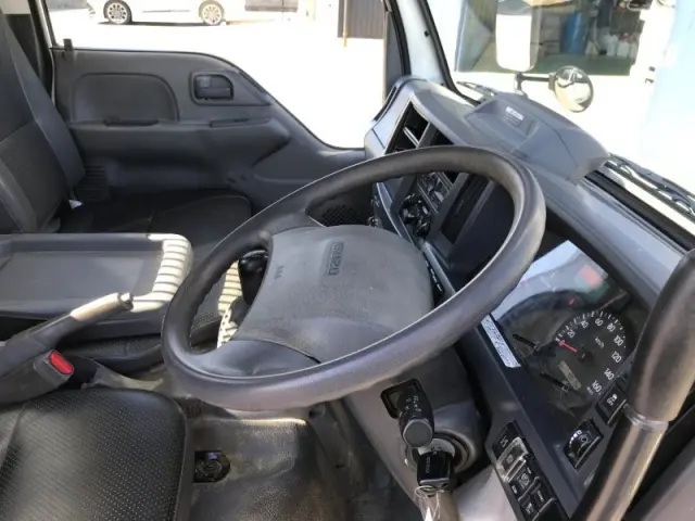 いすゞ エルフ 2RG-NKR88AN(2WD)の写真7