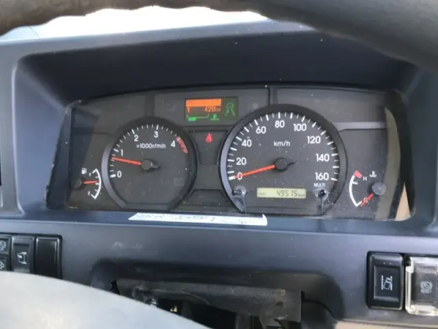 いすゞ エルフ 2RG-NKR88AN(2WD)の写真8