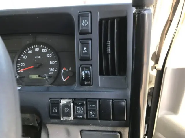 いすゞ エルフ 2RG-NKR88AN(2WD)の写真11