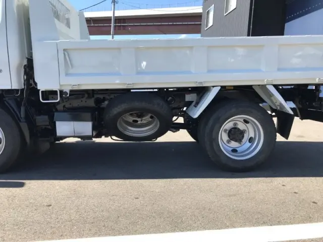 いすゞ エルフ 2RG-NKR88AN(2WD)の写真43
