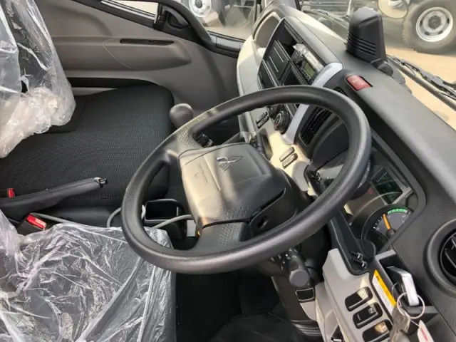 三菱 キャンター 2RG-FBAV0(2WD)の写真9