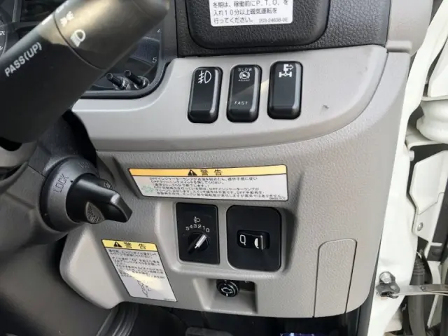 三菱 キャンター 2RG-FBAV0(2WD)の写真14