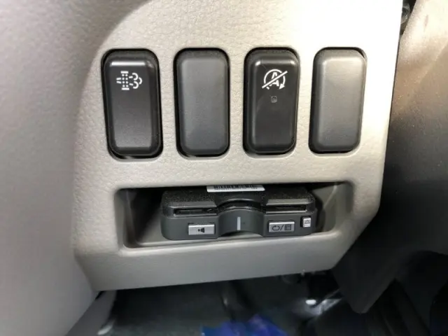 三菱 キャンター 2RG-FBAV0(2WD)の写真16
