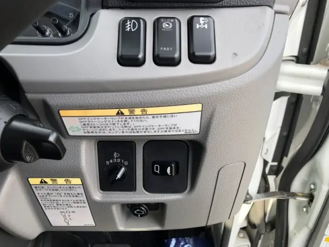 三菱 キャンター 2RG-FBAV0(2WD)の写真17