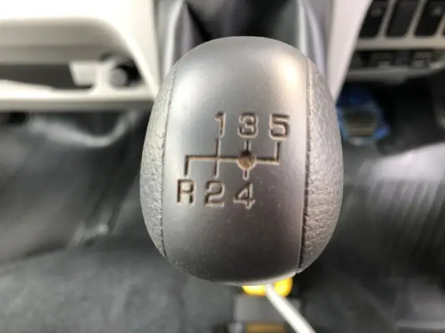 三菱 キャンター 2RG-FBAV0(2WD)の写真18