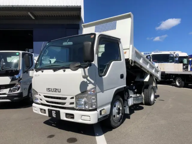 いすゞ エルフ TPG-NJR85AD(2WD)の写真1