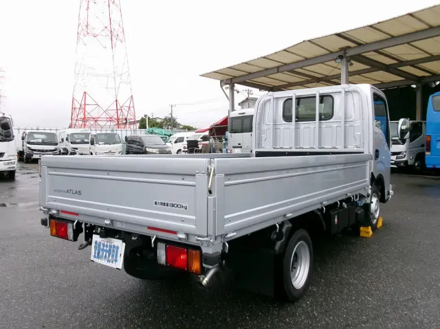 日産 アトラス 3DF-AHR87AF(2WD)の写真2