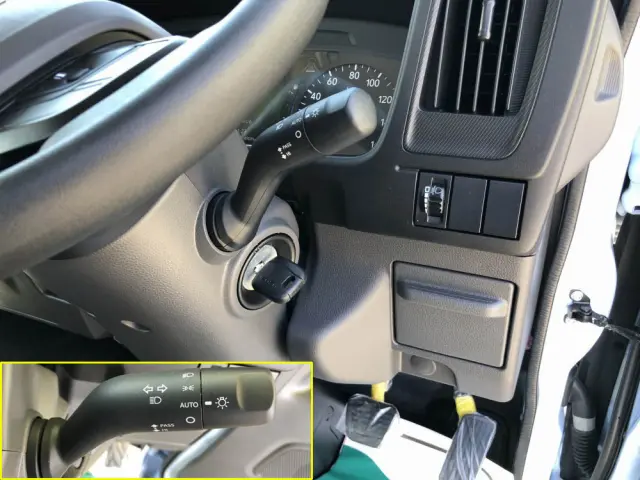 いすゞ エルフ 3DF-NHR87AF(2WD)の写真38