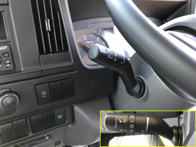 いすゞ エルフ 3DF-NHR87AF(2WD)の写真39