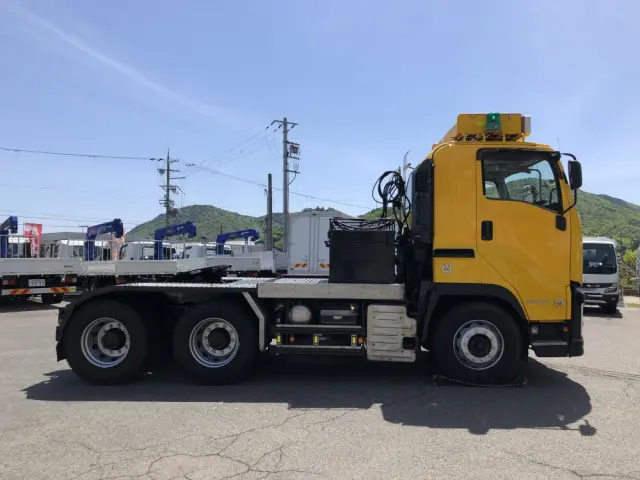 いすゞ ギガ QDG-EXZ52BJ(6x4)の写真7