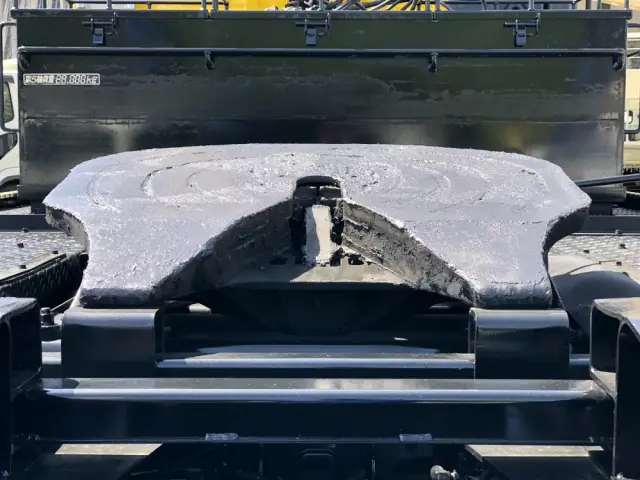 いすゞ ギガ QDG-EXZ52BJ(6x4)の写真13