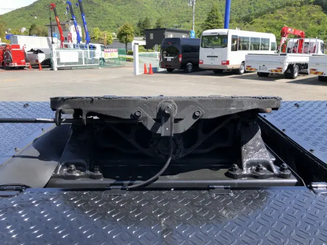 いすゞ ギガ QDG-EXZ52BJ(6x4)の写真15