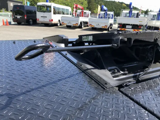 いすゞ ギガ QDG-EXZ52BJ(6x4)の写真17