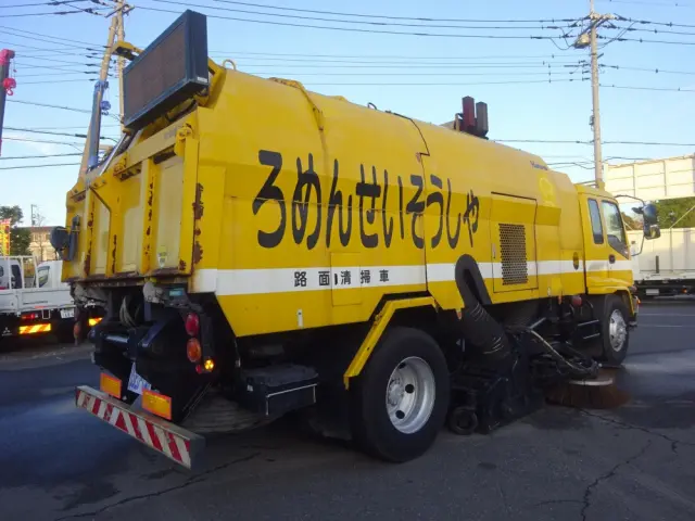 いすゞ フォワード PJ-FTR34F4改(2WD)の写真2