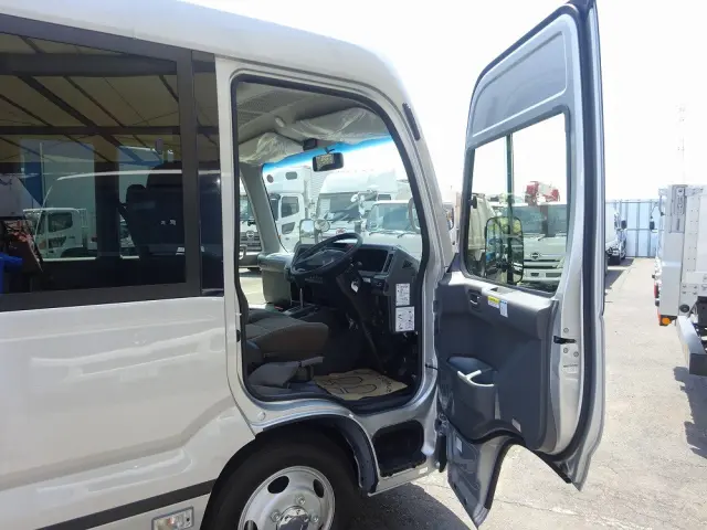 トヨタ コースター 2WG-GDB110(2WD)の写真39
