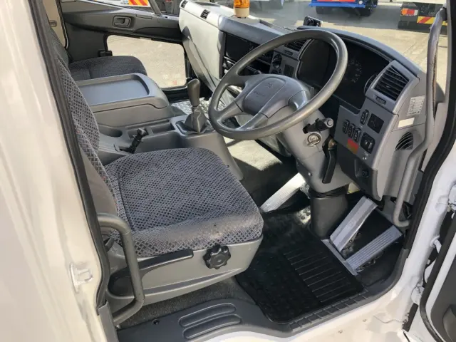 三菱 ファイター PJ-FQ62F(6x4)の写真4