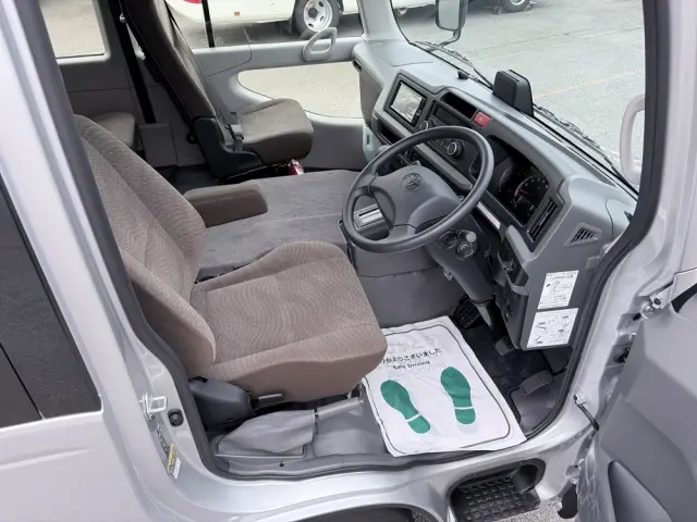 トヨタ コースター 2WG-GDB110(2WD)の写真4