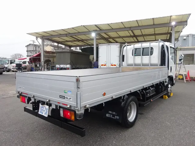 いすゞ エルフ TPG-NNS85AR(4WD)の写真2