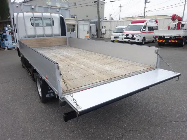 いすゞ エルフ TPG-NNS85AR(4WD)の写真19