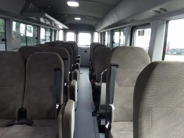 トヨタ コースター 2WG-GDB110(2WD)の写真12