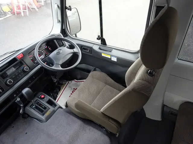 トヨタ コースター 2WG-GDB110(2WD)の写真16