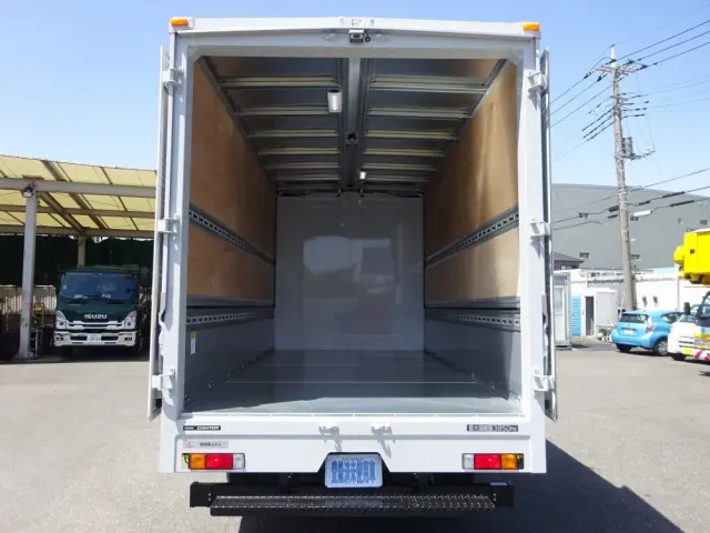 三菱 キャンター 2PG-FEB90(2WD)の写真3