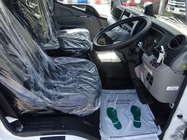 三菱 キャンター 2PG-FEB90(2WD)の写真4