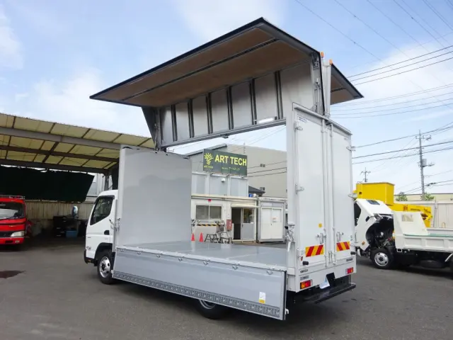 三菱 キャンター 2PG-FEB90(2WD)の写真6