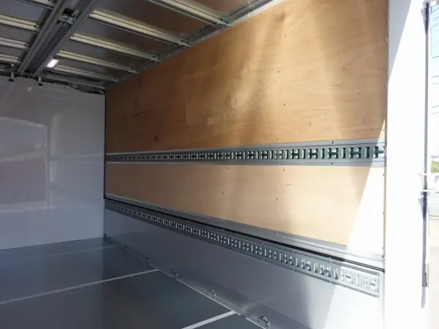 三菱 キャンター 2PG-FEB90(2WD)の写真13