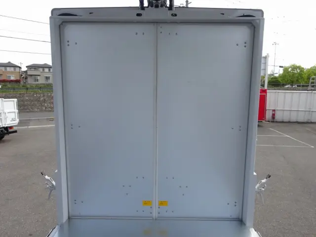 三菱 キャンター 2PG-FEB90(2WD)の写真15