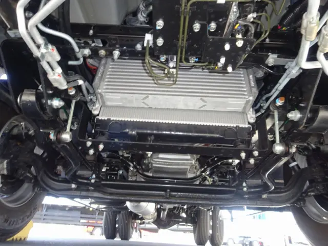 三菱 キャンター 2PG-FEB90(2WD)の写真24