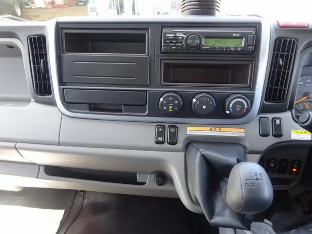 三菱 キャンター 2PG-FEB90(2WD)の写真37